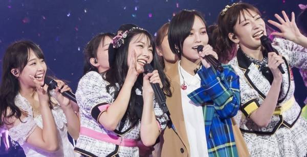NMB48、10周年ライブに山本彩ら卒業生集結「半端なく緊張した」