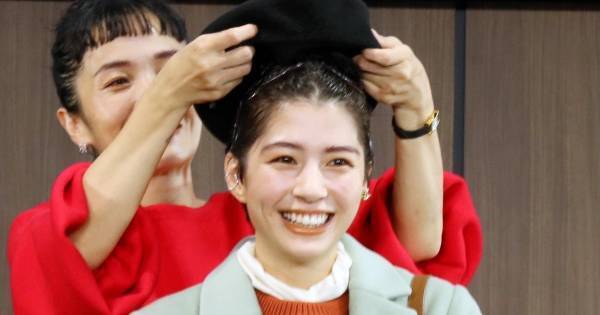 佐久間由衣、観客の前で衣装チェンジ「恥ずかしい」