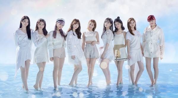 NiziU、デビュー曲「Step and a step」MV公開! “うさぎダンス”に注目集中