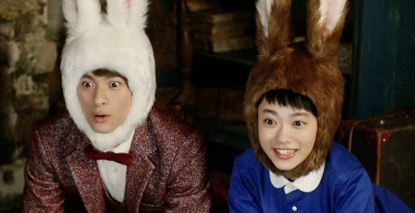 平野紫耀＆杉咲花、“花晴れコンビ”が3年ぶり共演でウサギに大変身