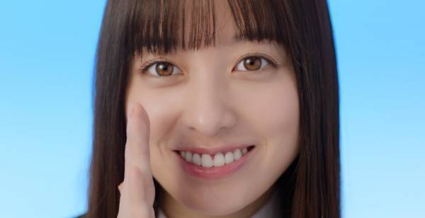 橋本環奈、スーツ姿で「大好き!」まっすぐな瞳で感謝を伝える新CM