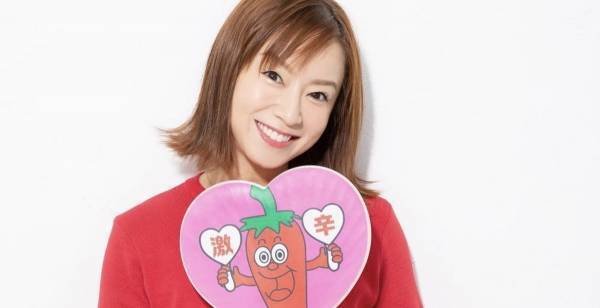 鈴木亜美、「一緒に汗を流して」YouTube開設で大好きな激辛料理披露