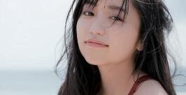 大原優乃、カレンダーで美バスト披露「数年後の私を想像して…」