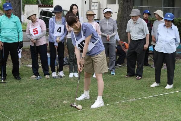 深川麻衣、ゲートボール姿もキュート! 富山ロケでは地元のお年寄りと交流