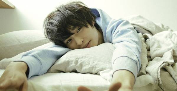 兵頭功海、子犬系男子との生活を描く動画付カレンダー「渾身の作品」