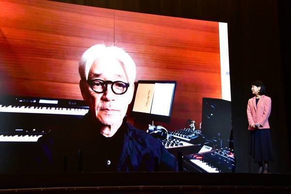 吉永小百合、がん闘病の坂本龍一に｢早くお元気になって欲しい｣とメッセージ