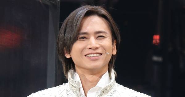 堂本光一、『SHOCK』1800回公演達成「感謝しかない」 ジャニーさんのモノマネも