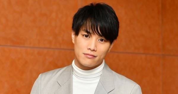 鈴木伸之、続く高校生役オファーに心境告白　新田真剣佑・三浦春馬さんとの共演も語る
