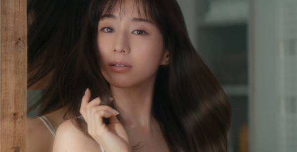 田中みな実、バスルームで髪をほどき…「ぽやっと過ごしている気分に」