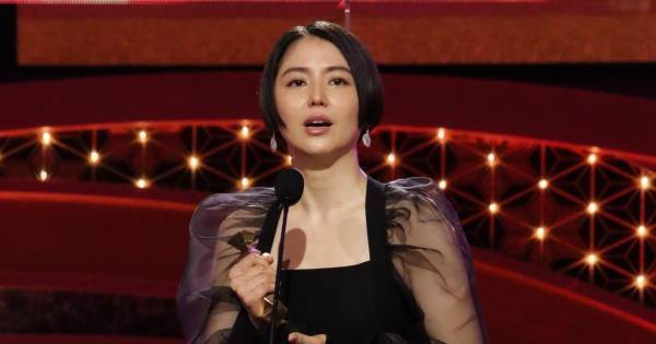 長澤まさみ、最優秀主演女優賞で涙のスピーチ「支えがなければ映画はできない」