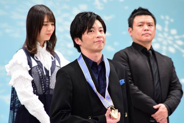 田中圭、原田雅彦から長野五輪の金メダルをかけられ…「グッときちゃいました」