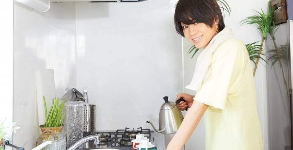 佐藤流司「はっきり言ってヤバい」同棲気分を味わえるWebCM公開