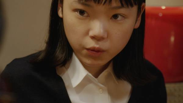 古川琴音、テレビの前の“あるある”連発!? 先輩の家に入り浸る後輩社員役