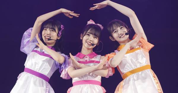 乃木坂46・4期生ライブ、秋元真夏と松村沙友理が生中継でサプライズ出演