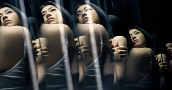 宇多田ヒカル、『ヒカルパイセンに聞け!』6月配信　直筆サインプレゼントも