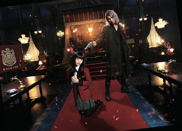 藤井流星、長い銀髪をなびかせ妖艶に暴れる!? 『賭ケグルイ』視鬼神真玄版OP