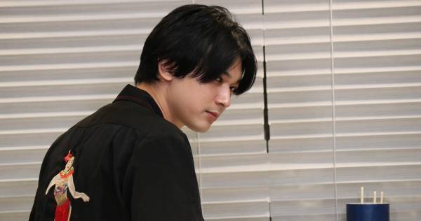 吉沢亮、役作りで6キロ増「栄一のために鍛えている」 草なぎ剛の絵もお披露目