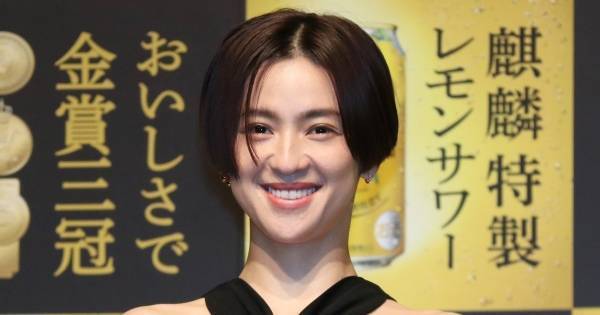 中村アン、ショートヘアでイベント登場! 内村光良「スパッと切れ味がある」