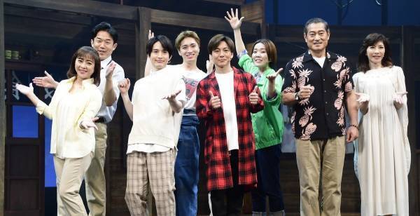 屋良朝幸ら『イキヌクキセキ～十年目の願い～』開幕「現地の思い伝えたい」