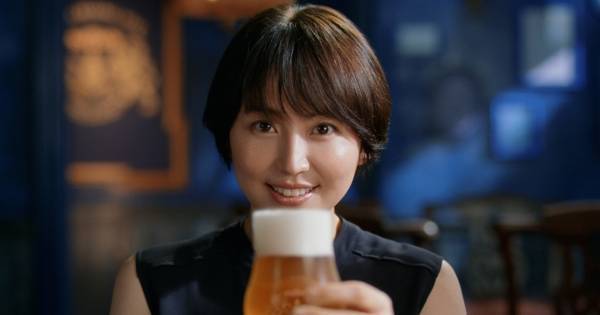 長澤まさみ「キンッキンに冷やすと…」ビールをおいしそうに飲み「あ〜!」