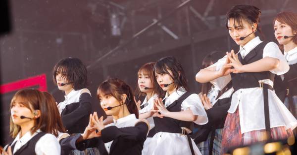 櫻坂46&日向坂46が合同野外ライブ「お互い改名したけど、根っこは同じ」
