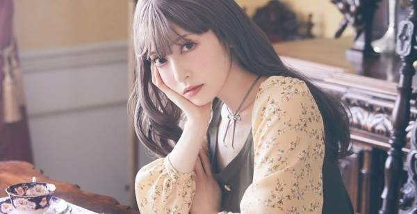 神田沙也加、お姫さまに憧れる少女たちに変身　秋コレで“秘密童話”表現