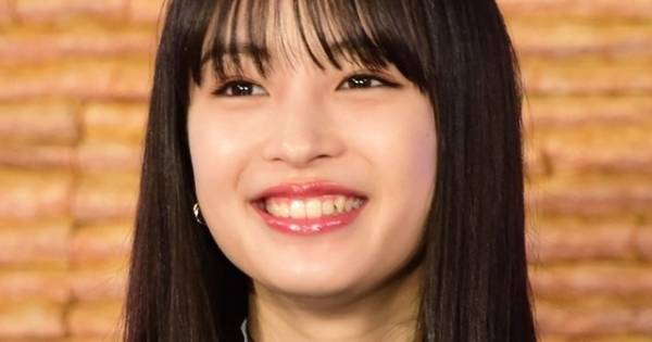 広瀬すず、後輩のキスシーンに大興奮「お腹痛い…」と爆笑し涙拭う