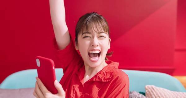 小芝風花、クレーンゲーム景品ゲットで満面の笑み「楽しかったです! 」