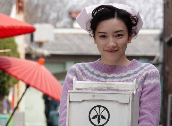 永野芽郁、日本一の看板娘に!? 菅田将暉も絶賛「会うと元気が出る」