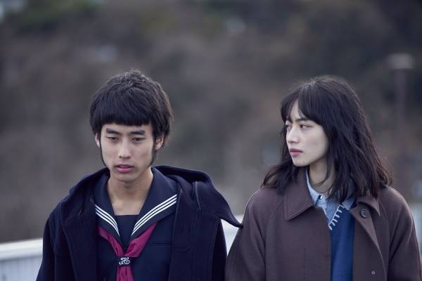 注目俳優・佐藤緋美、小松菜奈主演映画に抜擢…亡き恋人のセーラー服を着て過ごす