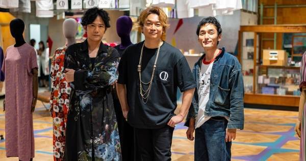 稲垣吾郎＆草なぎ剛、香取慎吾と「J_O」丸の内新店舗に来店「おめでとう」