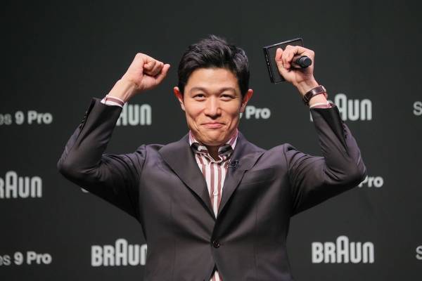 鈴木亮平「朝の顔と夜の顔がつながらない」 ヒゲの悩み明かす