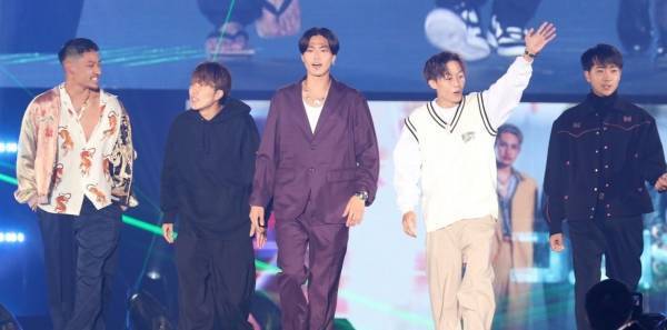 コムドット、関コレにシークレット登場　やまとが宇垣美里にメロメロ!?