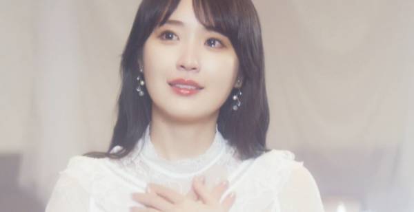 高山一実、撮影で涙…10年間詰まった初ソロ曲MVは結婚式場で撮影