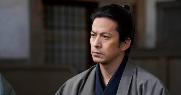 岡田准一、揺るぎない“変人”の矜持　山田涼介「目指します!」に見せた背中