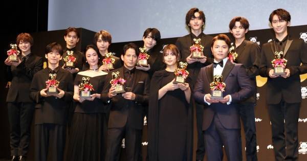 岡田准一、なにわ男子に“ひらパー兄さん”としてエール「頑張るでおま!」