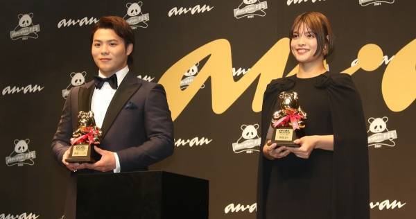 阿部一二三＆詩、タキシード＆ドレス姿を披露「似合ってる」「かっこいい」