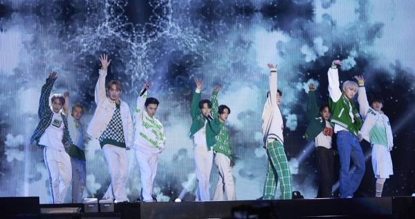 JO1、デビュー後初の有観客ライブ「幸せな時間でした」 感謝込めパフォーマンス