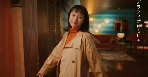 清野菜名、トレンドコーデ3パターンでランウェイウォーク披露　新CM公開