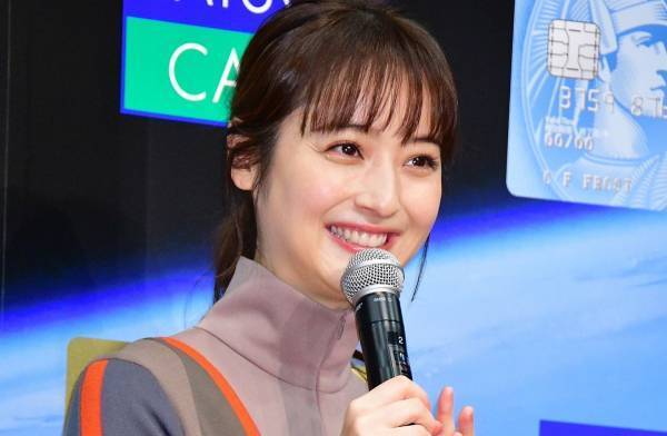 佐々木希、CMで初めて共演した宇宙人と「心が通じあえた気がする」【動画あり】