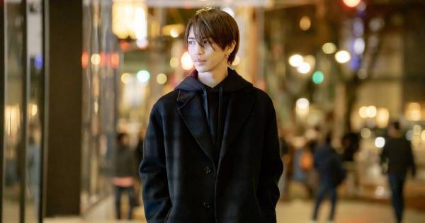 岩橋玄樹、ネオン輝く夜の街を疾走「人生を楽しく強く生きていきたい」