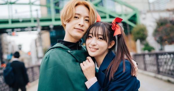 塩野瑛久&足立梨花、『進撃』『ラブライブ!』コスプレでアキバデート