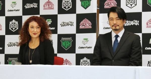 LiLiCo、プロレス引退試合で夫・小田井とタッグ　純烈3人もセコンドとして参戦