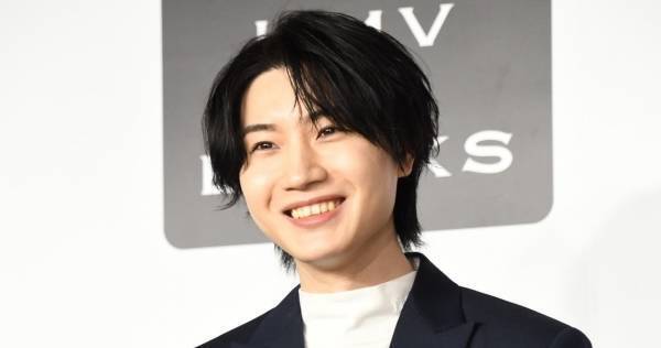 桜田通、30代初カレンダーで笑顔解禁「こだわりがなくなったので自然体でいようと…」
