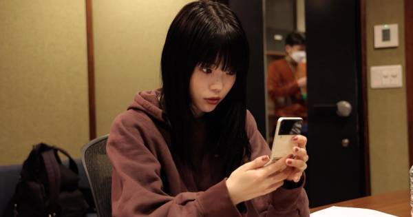 BiSHアイナがYUKI楽曲カバーで話題のGalaxy新CM、メイキング動画公開