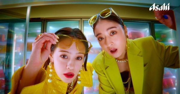 みちょぱ&emma、多彩な衣装姿を披露!  ウィルキンソン「#sober」新CM