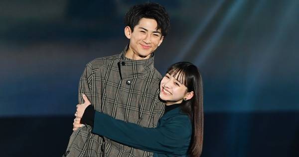 『今日好き』“しゅんまや”、関コレでギュッ! 夫婦ランウェイに会場ほっこり