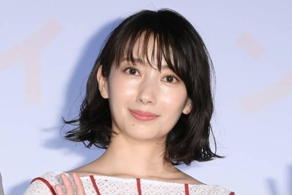 波瑠「女ってズルい」 タイプ異なるイケメン2人との恋愛ドラマに挑戦