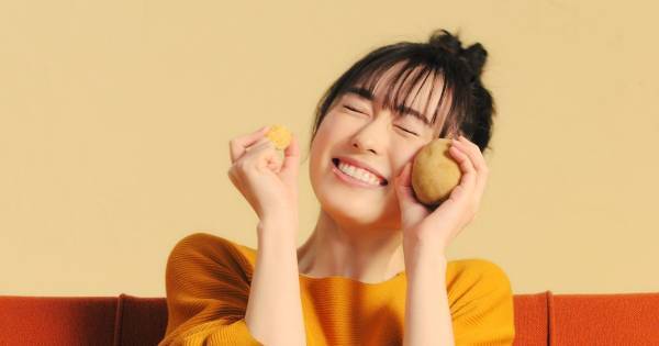 福原遥、3連続の“ギュ～顔”披露　旨味の凝縮をかわいく表現した新CM