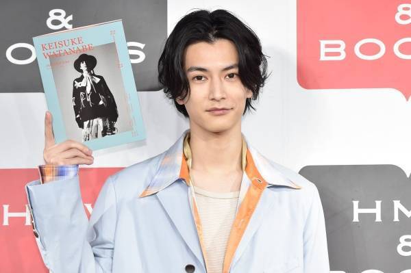 渡邊圭祐、カレンダーのこだわり｢渡邊圭祐という部分を消していく作業を…｣